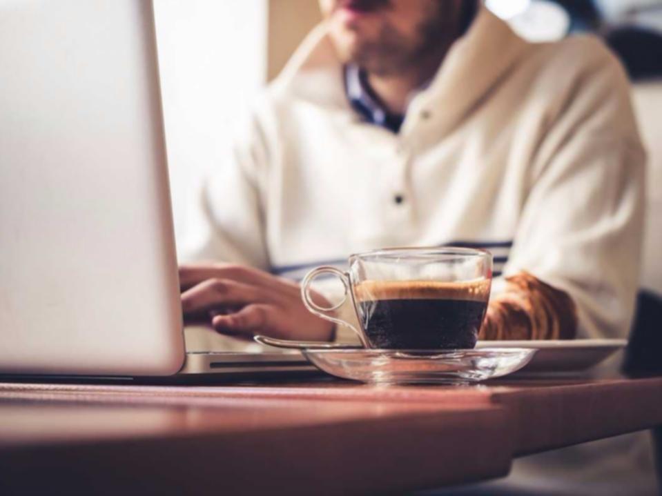 Collaboration technique entre experts en audit SEO